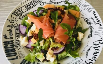 Salade estivale au saumon fumé
