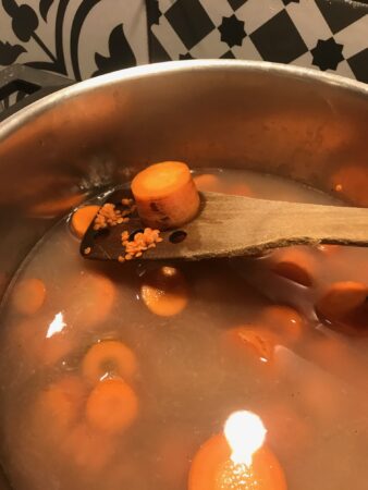 Soupe aux carottes et aux lentilles : les étapes de la préparation