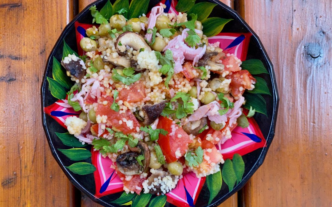 Semoule aux petits pois, champignons, tomate et persil